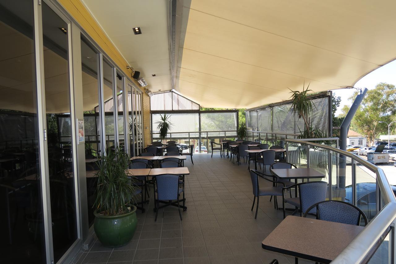 The Family Hotel Maitland Exterior photo
