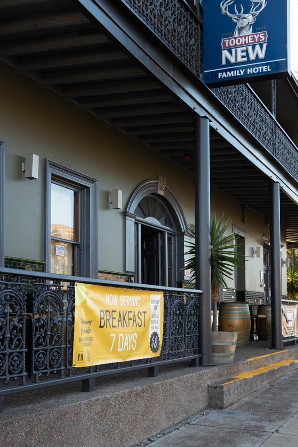 The Family Hotel Maitland Exterior photo